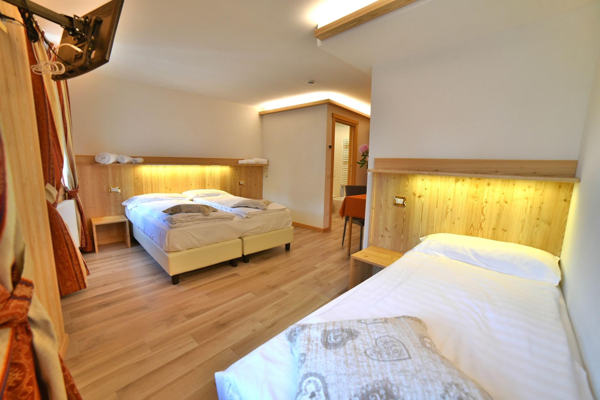 בורמיו Albergo Stelvio מראה חיצוני תמונה