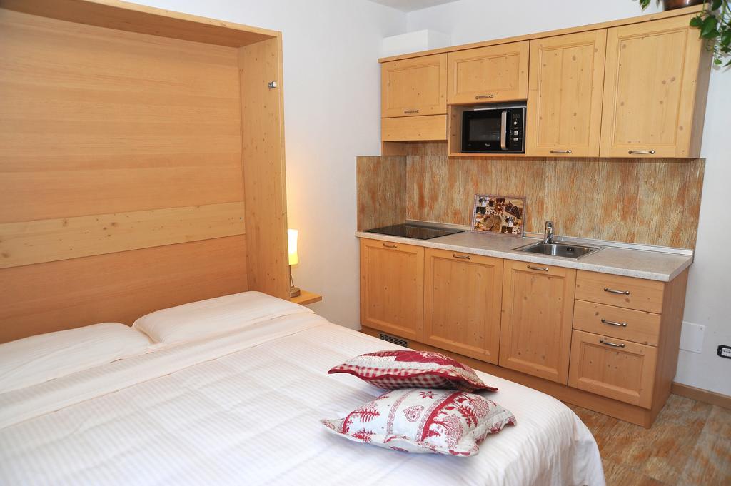 בורמיו Albergo Stelvio מראה חיצוני תמונה